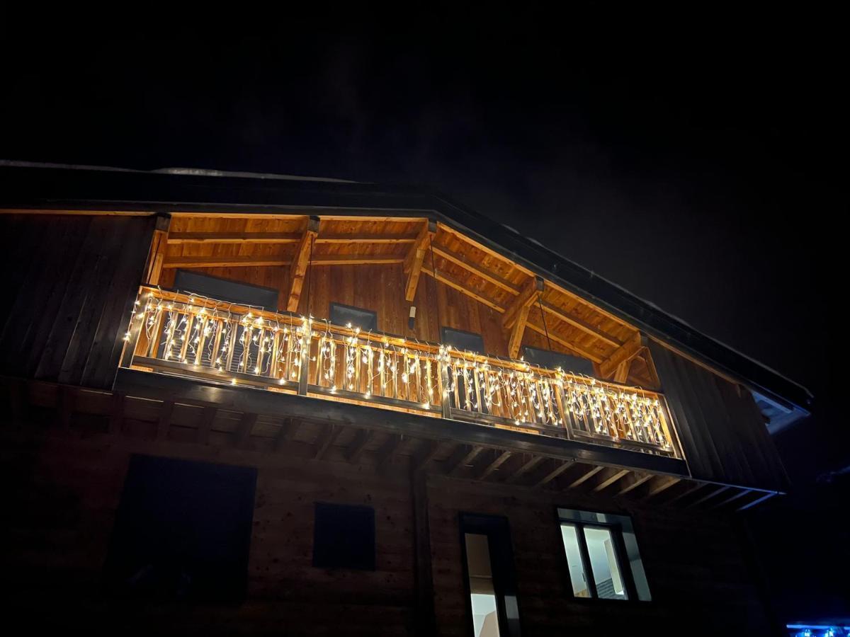 Chalet Amour Blanc Chamonix เลอุชส์ ภายนอก รูปภาพ